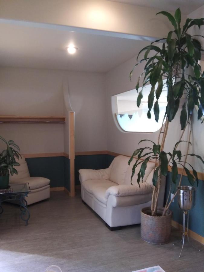 Haida Way Motor Inn Port McNeill Екстериор снимка